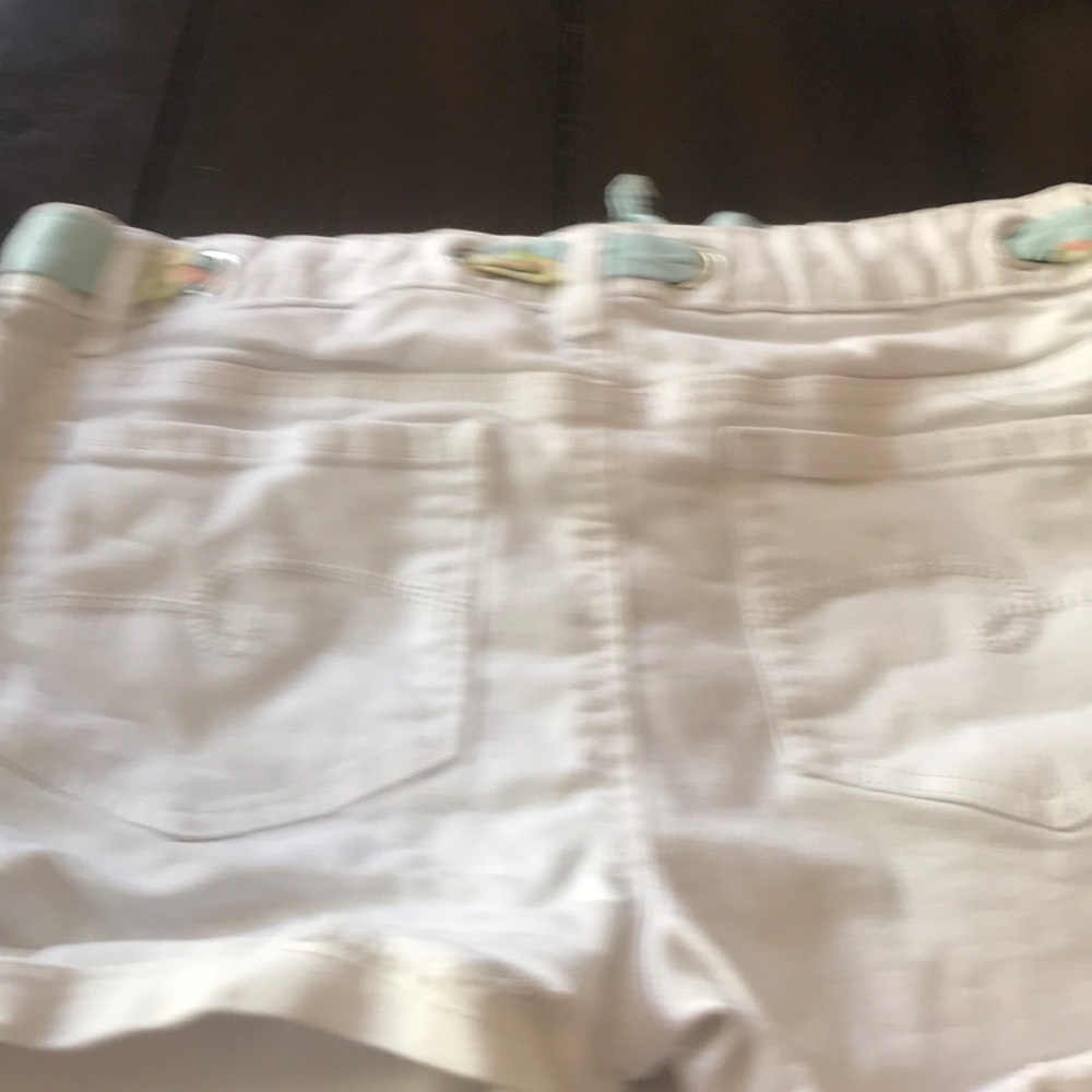 🩳 - Picture 2 of 3